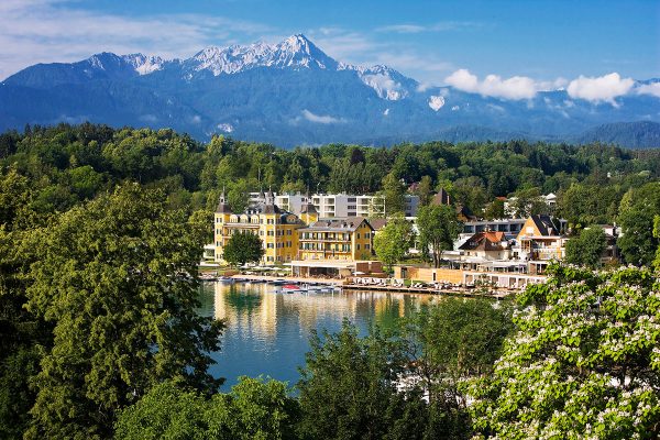 Alpe-Adria-Trail. E21 Schlosshotel Velden am Wörthersee