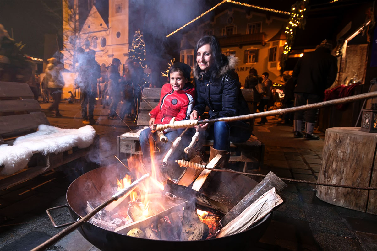 Acht der schönsten Adventmärkte in Tirol. St. Johann in Tirol: Kulinarischer Advent