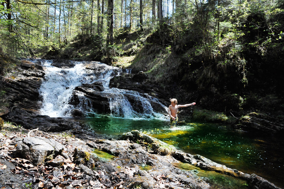 Eschenlaine Wasserfall. Die fünf schönsten Gumpen der Alpen zum Abtauchen