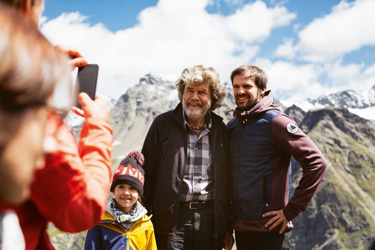 Alpensafari. Tour mit der Bergsteiger-Legende. In Sulden nimmt uns Reinhold Messner ein Stück mit