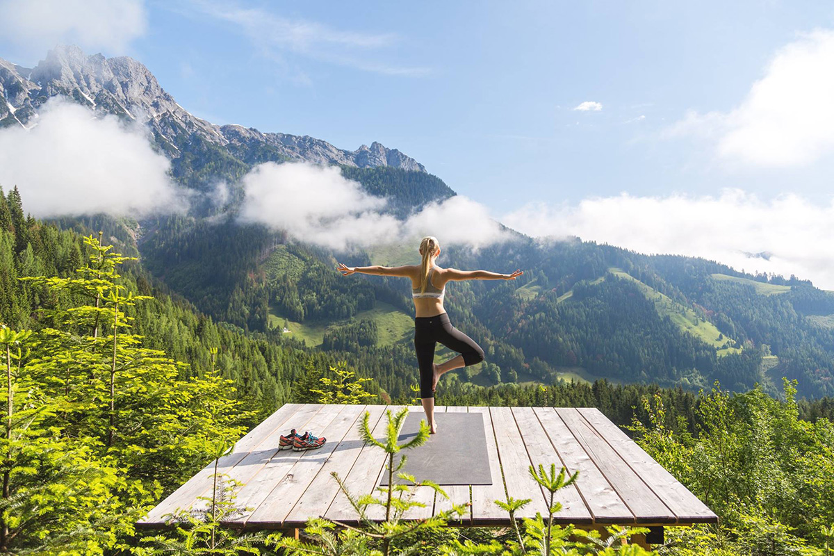 Yoga – Lotus in den Alpen. Mama Thresl