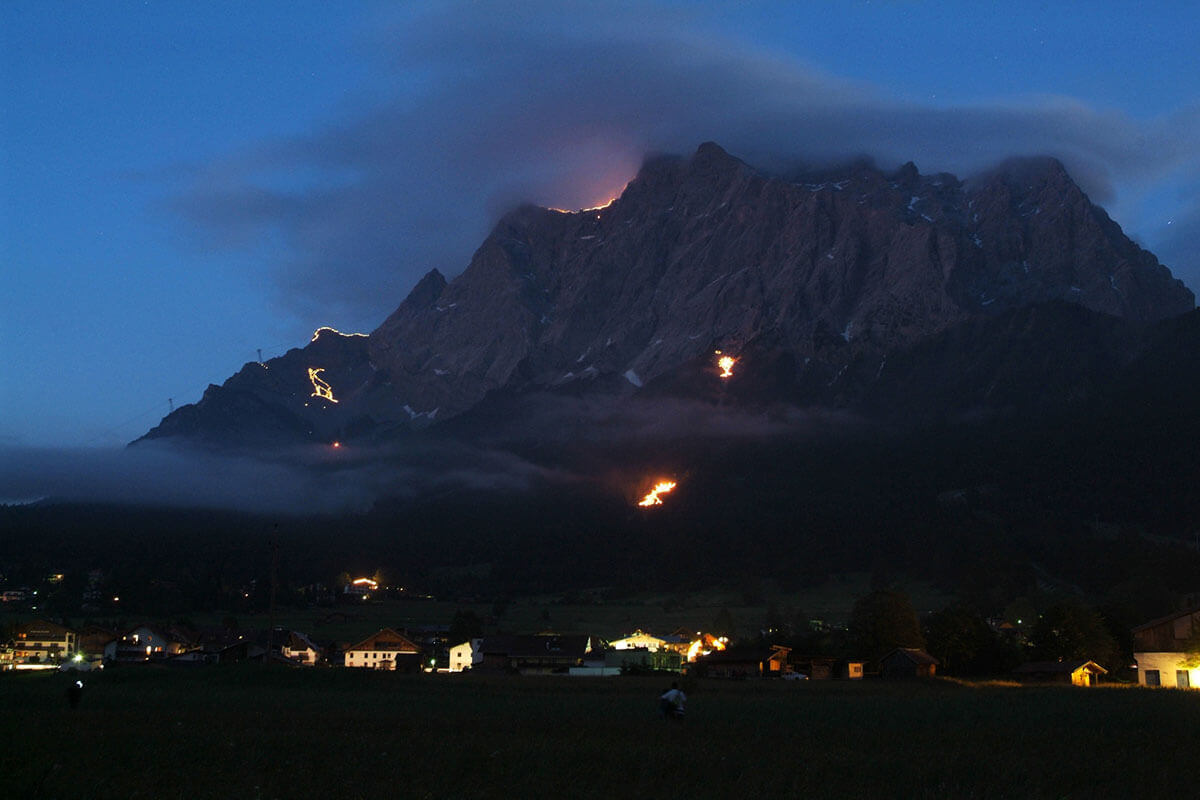 Berge in Flammen – Herz-Jesu-Feuer