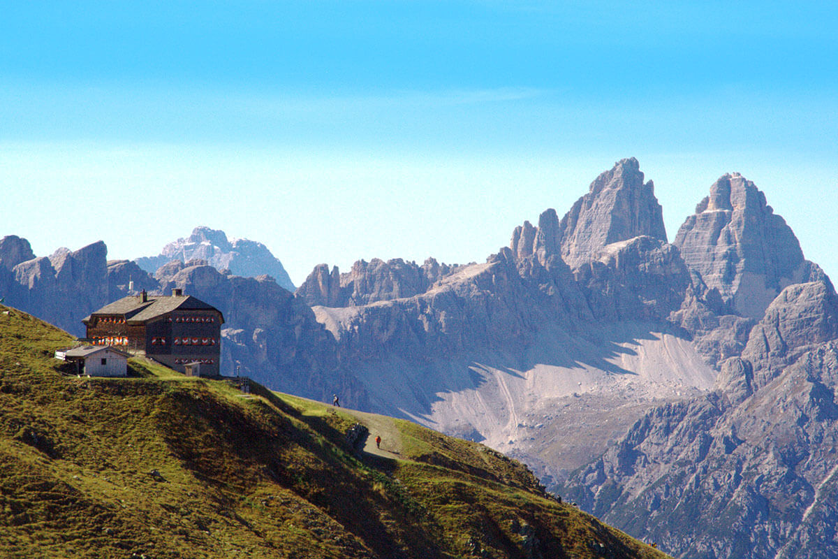 Über Berg und Tal – Weitwandern in Osttirol. Sillianer Hütte am Karnischen Höhenweg