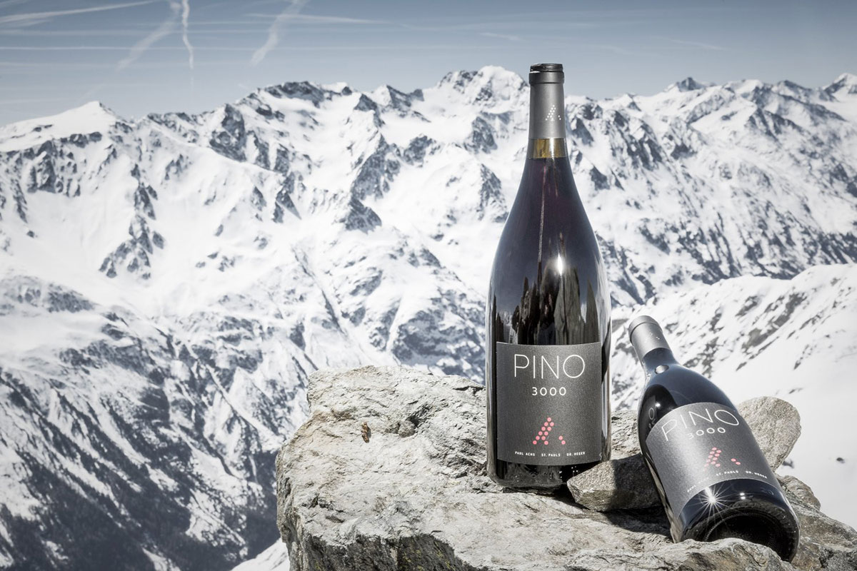 Wein am Berg in Sölden – Höhenflug der Aromen. Der Pino 3000 reift in Holzfässern auf über 3000 Metern Seehöhe. Ein guter Wein glänzt in luftiger Höhe plötzlich mit fruchtigen Aromen