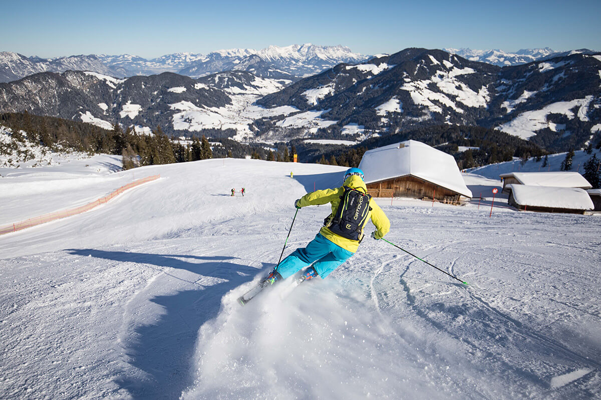 Skifahren für Wiedereinsteiger – Hauptsache, der Spass kehrt zurück. Thalerkogl Abfahrt am Schatzberg Auffach. Gemütlich sind im Alpbachtal nicht nur die Dörfer, sondern auch die Pisten, auf denen Wiedereinsteiger Mut tanken können.