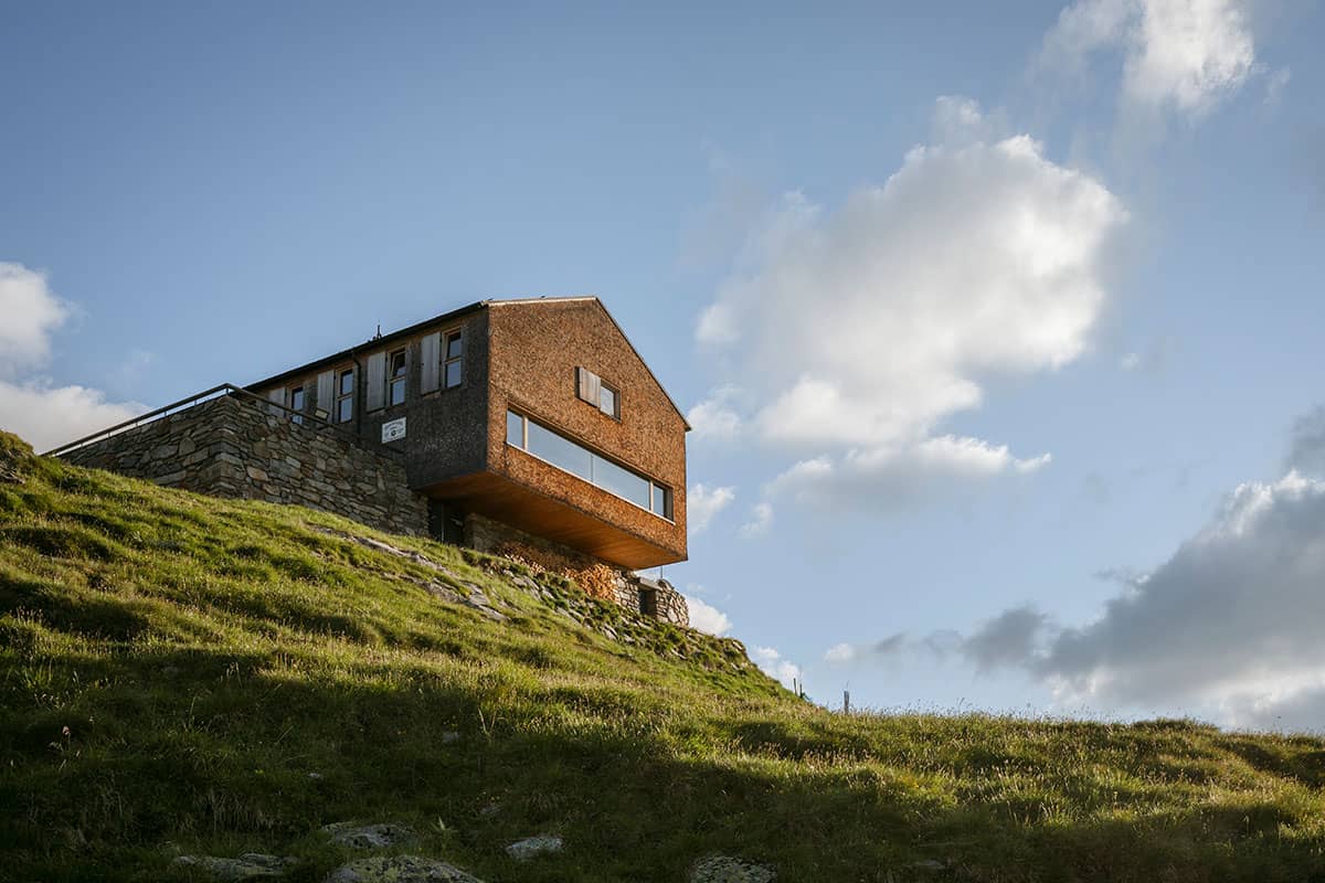 Vier Tirolerinnen und ihre Lieblingsplätze in der Heimat. Die Olperer Hütte liegt auf 2.389 Metern im Zillertal und wurde 2007 völlig neu aufgebaut