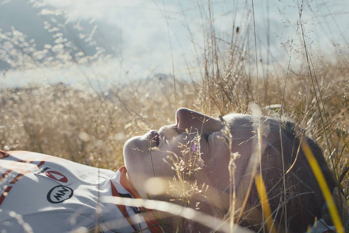 Fünf Tiroler Aktive, die ohne Bewegung in der Natur nicht leben können. Obwohl Lisi Osl mit ihrem Bike schon fast überall runtergefahren ist, gefällt es ihr zum Biken in Tirol doch am besten. Am Gaisberg wurde sogar ein Trail nach ihr benannt.