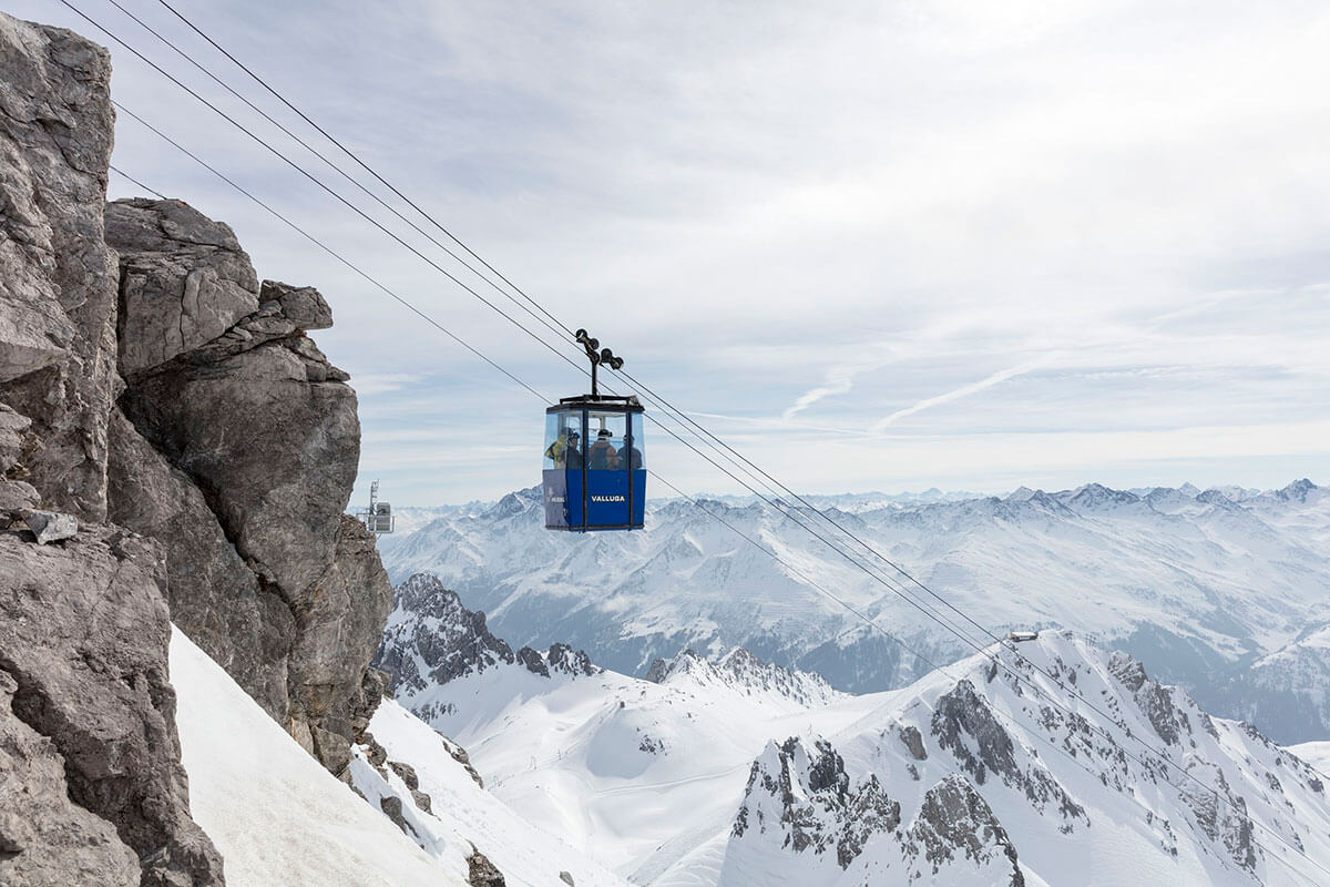 Vier Tiroler und ihre Berufe im Winter