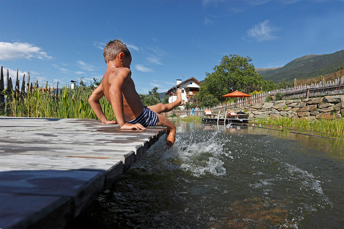 Schwimmteich auf den Südtiroler Bauernhöfen