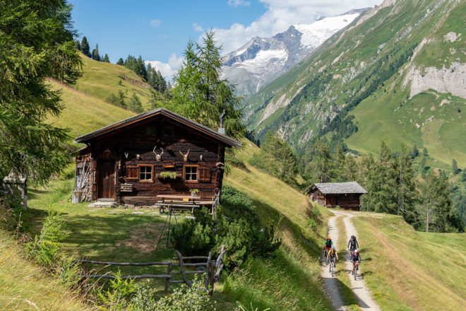 Mit dem Rückenwind des E-Bike auf die Sonnenseite der Alpen