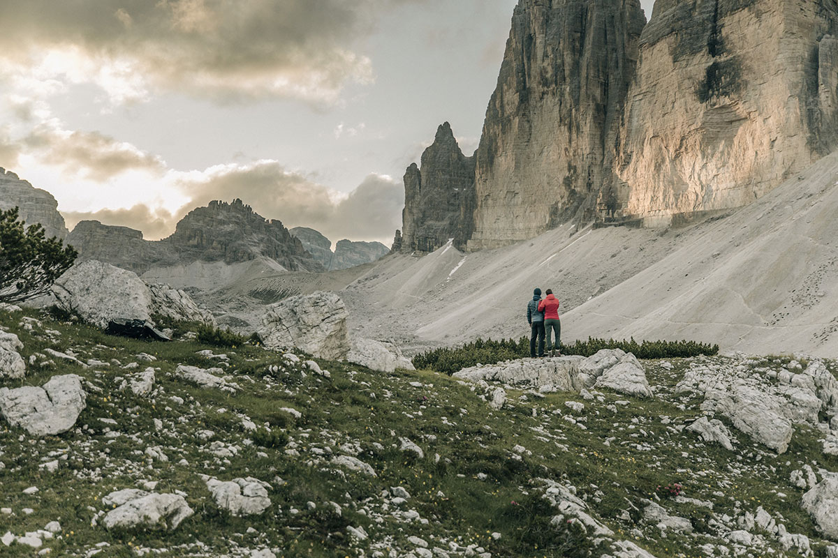 Die Drei Zinnen gehören zu den vielen Höhepunkten des „Dolomitenhöhenweg Nr. 4“, der direkt ab dem Naturhotel Leitlhof in Innichen/Südtirol startet. © Bureau Rabensteiner