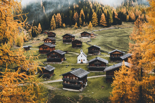 Osttirol besticht bis weit in den Herbst hinein mit Sonne, urigen Bergdörfern und faszinierenden Naturschauspielen. © Foto: TVB Osttirol – Elias Bachmann