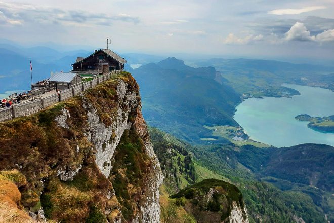 Über den steilen Himmelspfortensteig auf den markanten Schafberg, in der Grenzregion Salzburg