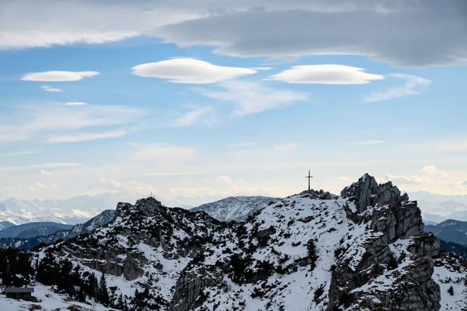 Über drei Gipfel musst du gehen! Eine stimmungsvolle Novembertour im Wendelsteinmassiv in Oberbayern.