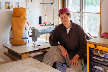 Leander Angerer in seiner Werkstatt in Oberammergau.