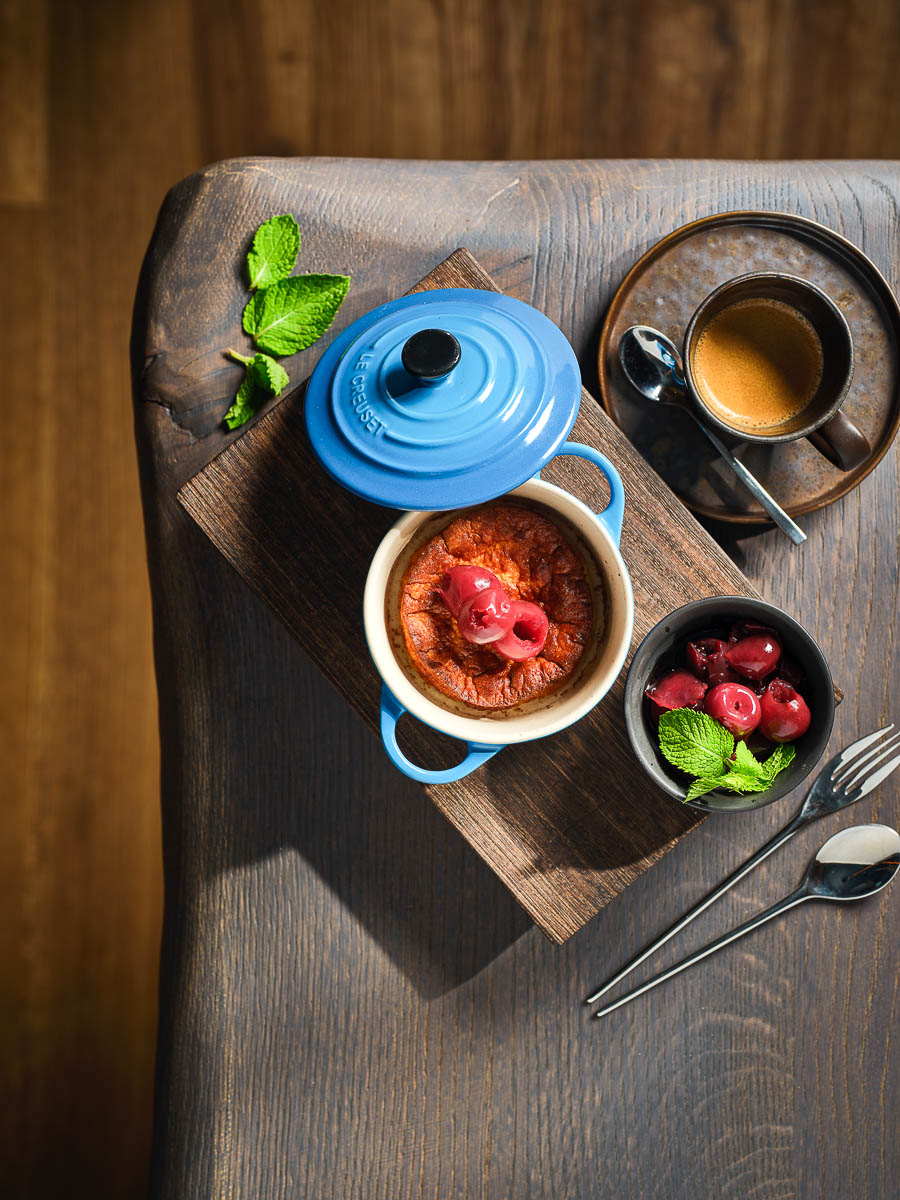 Topfen-Grieß-Auflauf mit Weichselkompott