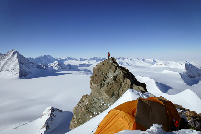 Am anderen Ende der Welt: In der Antarktis schließt sich für Hans Kammerlander der Seven-Second-Summits-Kreis. Es ist einer der wenigen Orte seiner aktiven Zeit, an den er gern noch einmal zurückkehren würde.