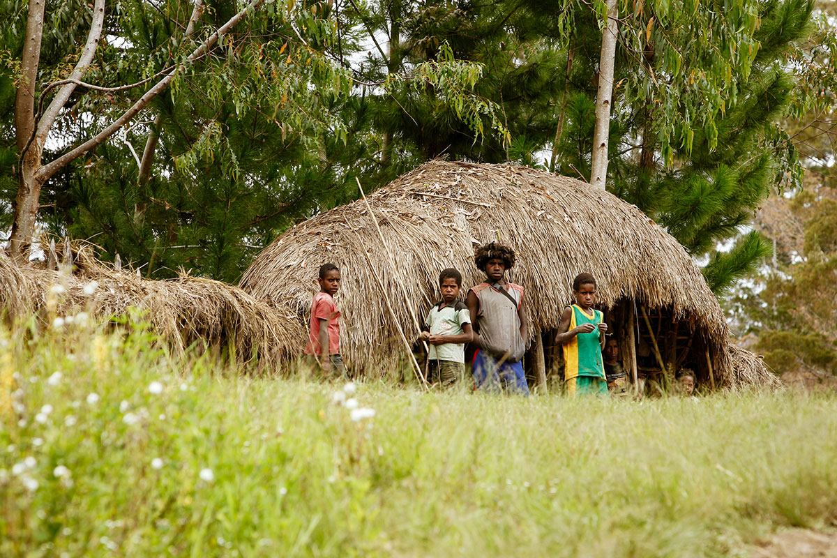 Eingebrannt: Die Begegnung mit den Menschen auf der Expedition zum Puncak Trikora im Maokegebirge fasziniert Hans Kammerlander bis heute.