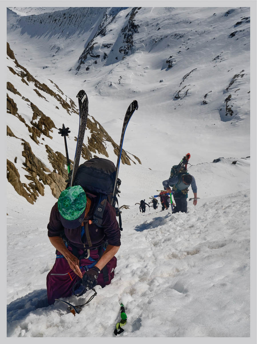 Aufstieg am Kaltwasserpass und Simplon Hospiz auf der Skidurchquerung zurück ins Wallis