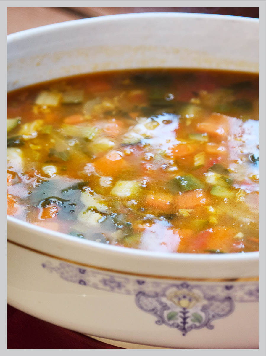 Hausgemachte Minestrone in Alpe Devero im Piemont auf der Tour de Soleil